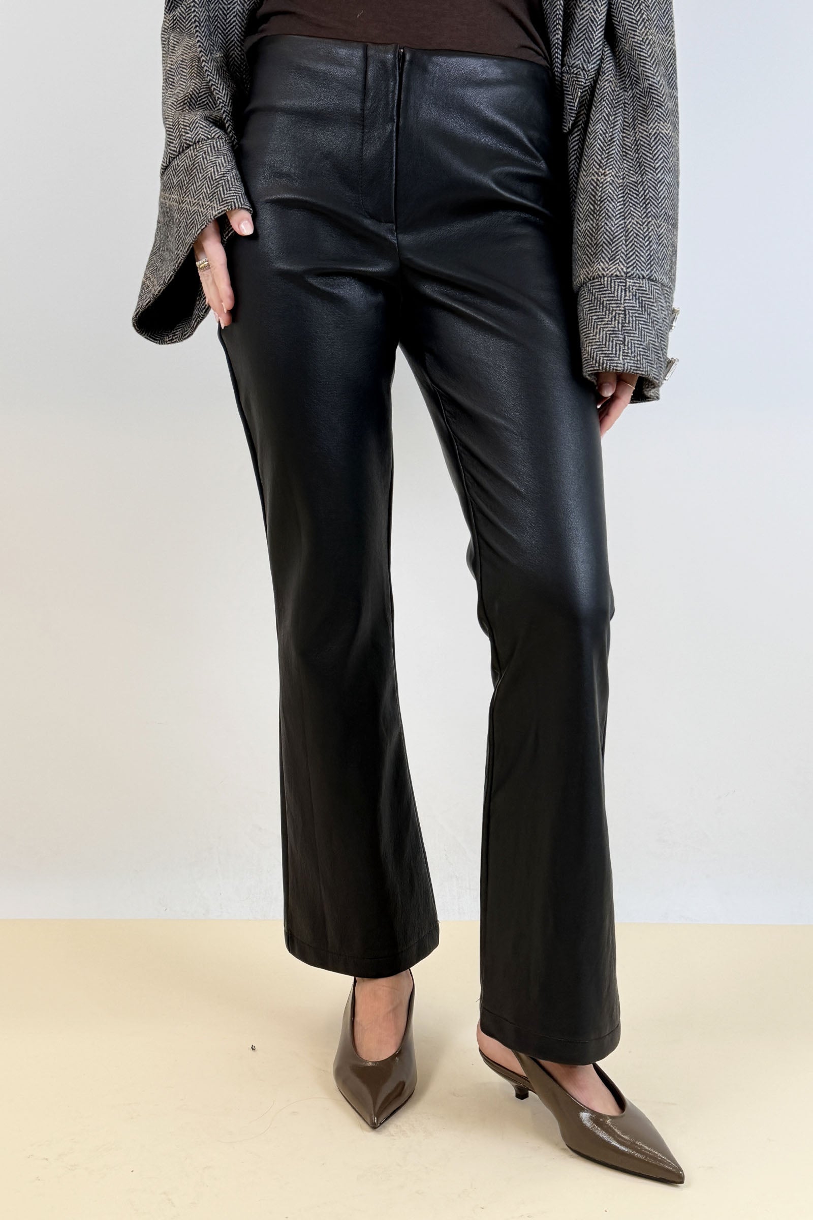 Pantalone trombetta ecopelle