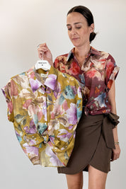 Camicia smanicata fiori