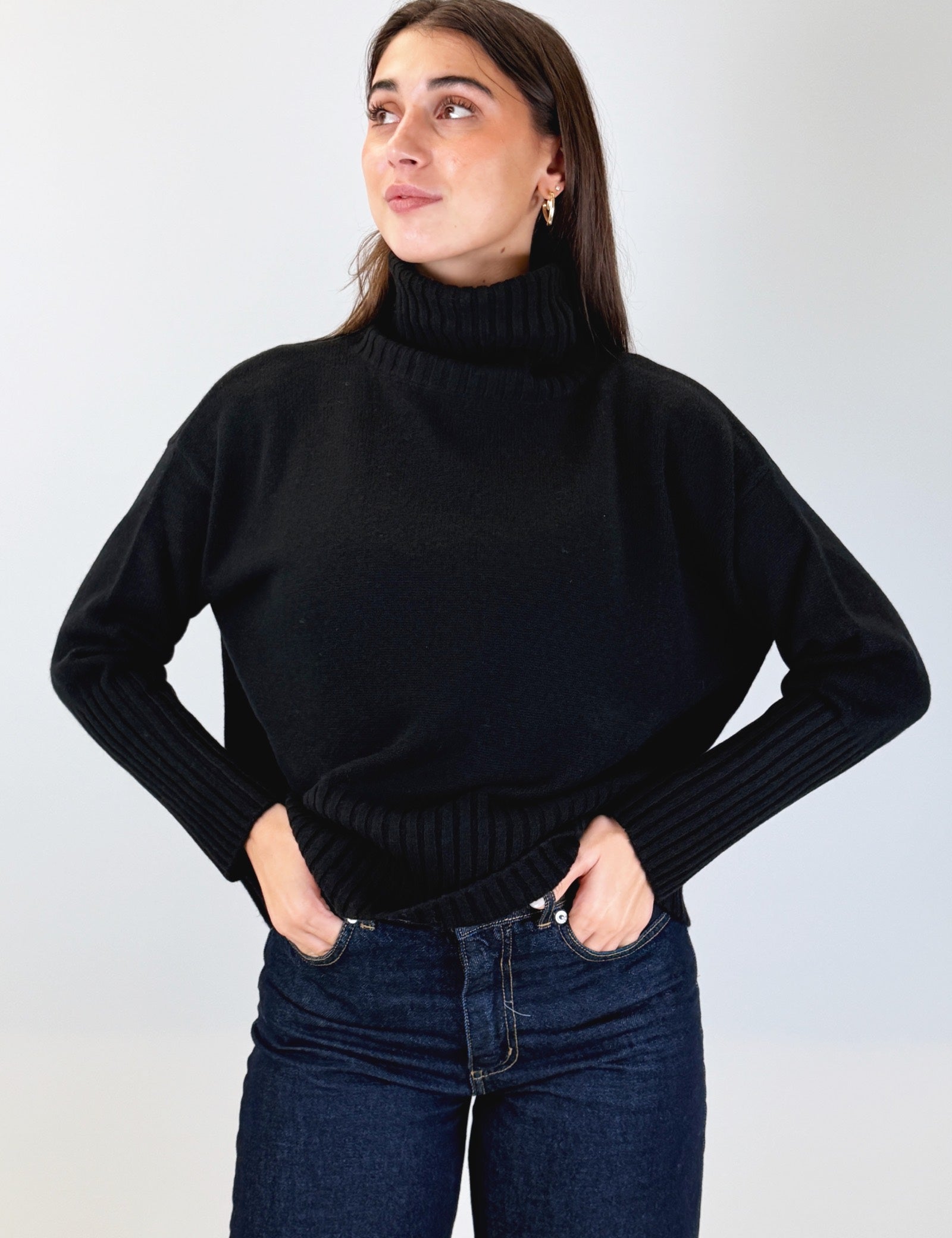 Maglia collo alto 100% lana