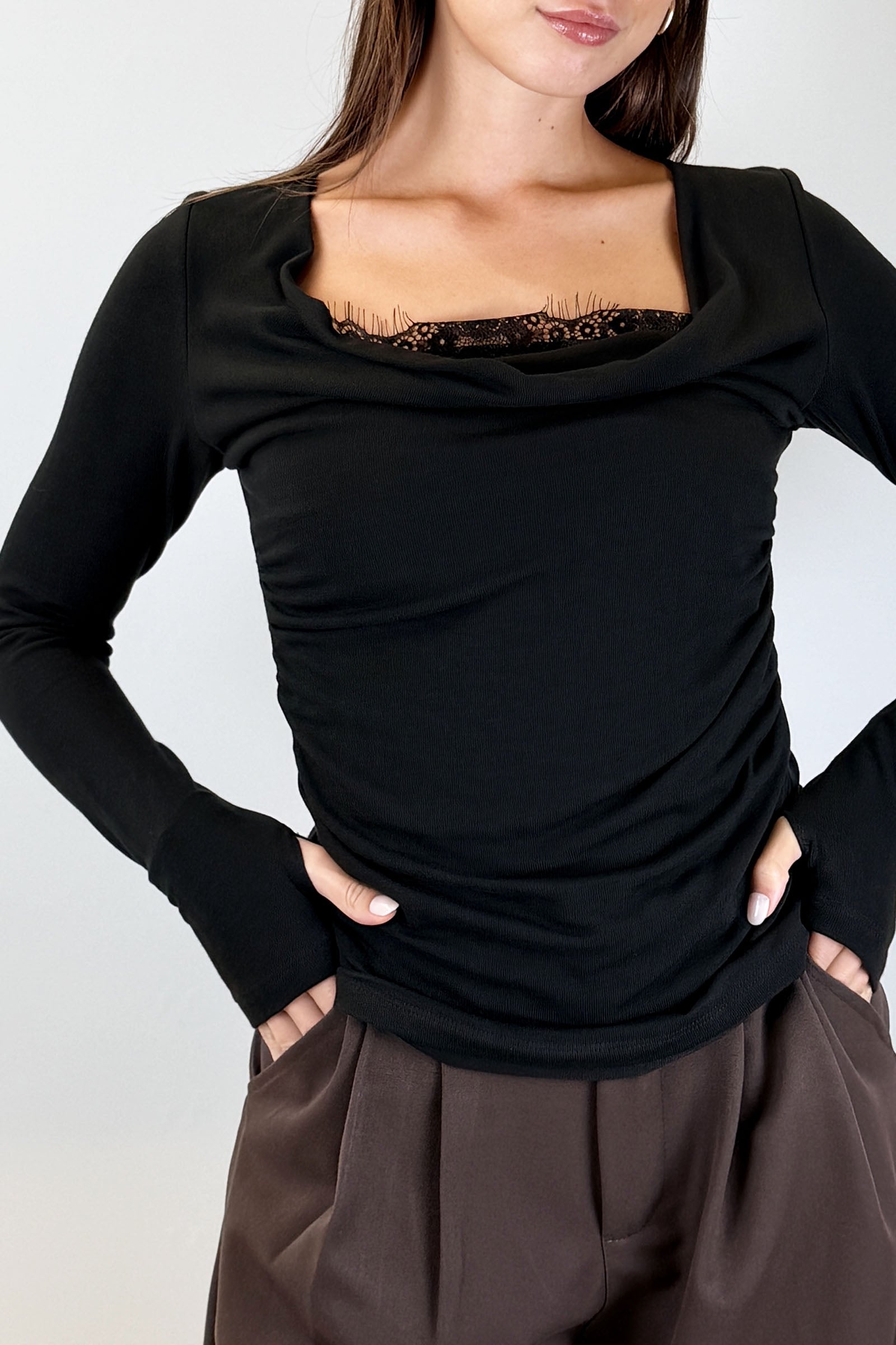 Maglia scollo gronda con pizzo