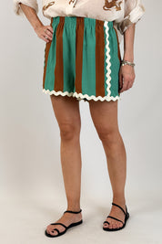 Shorts righe e passamaneria