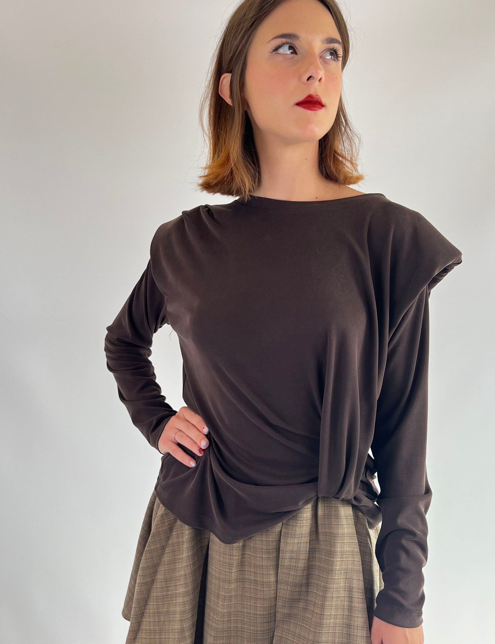 Maglia spalline con arriccio