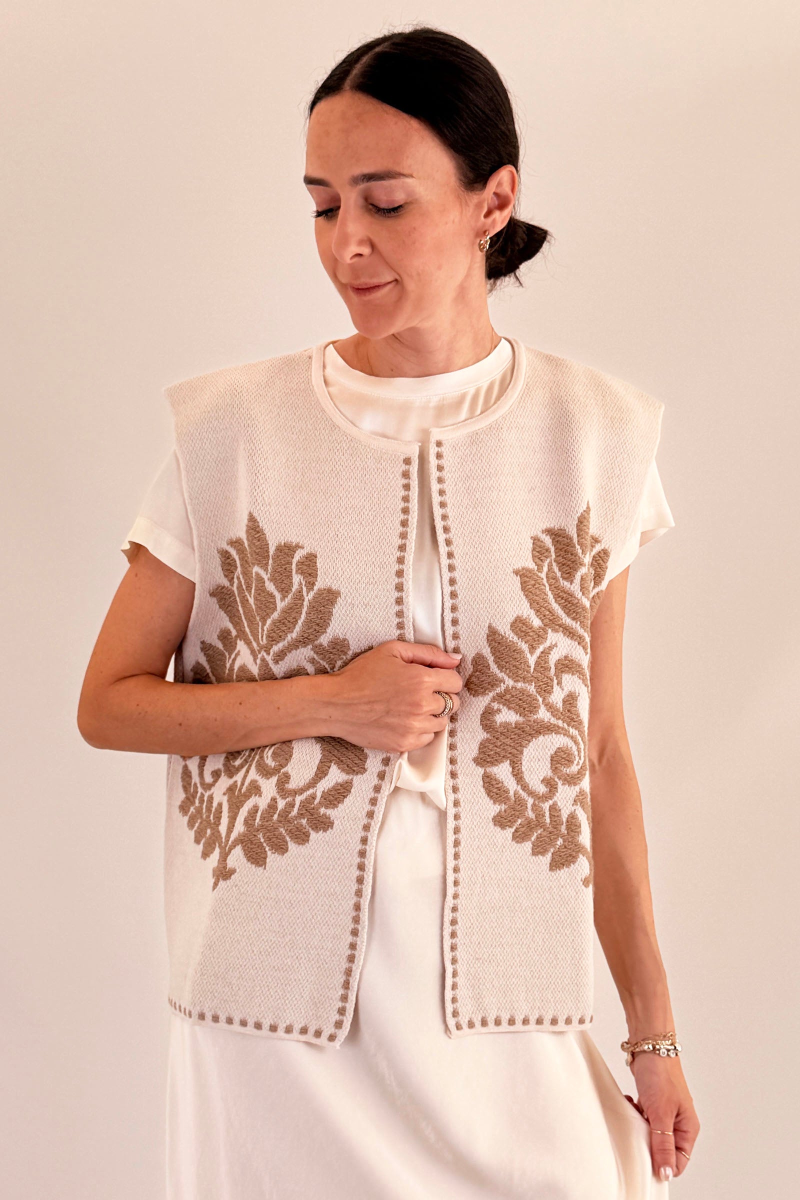 Gilet ricamo arabesque