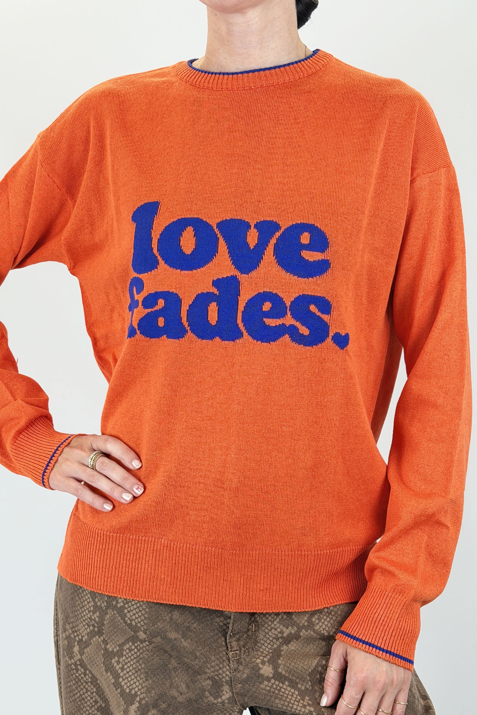 Maglia girocollo LOVE FADES