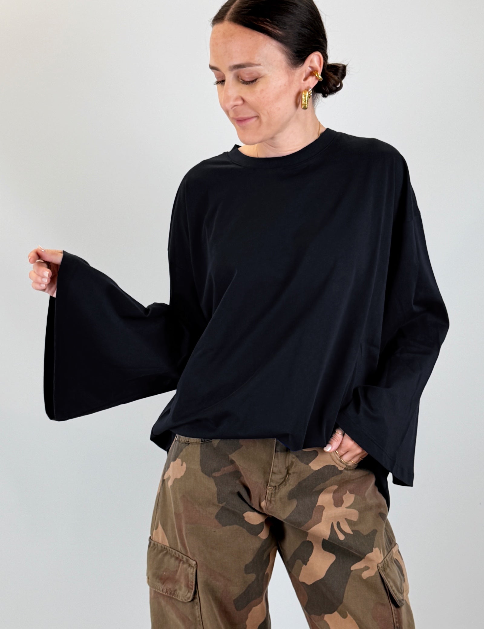 T-shirt manica campana