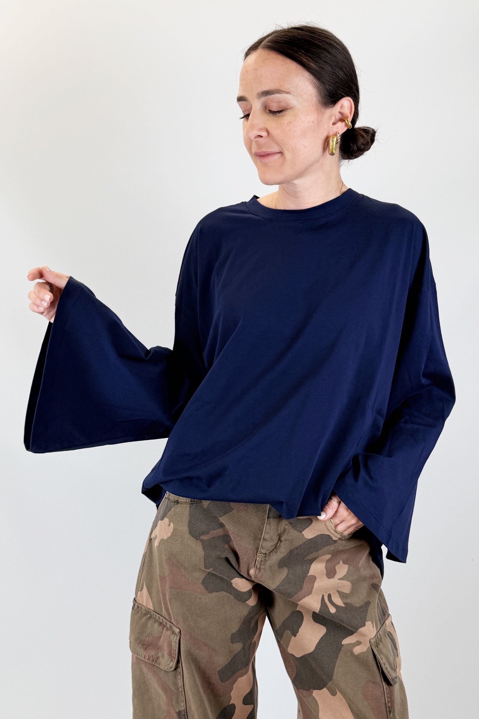 T-shirt manica campana