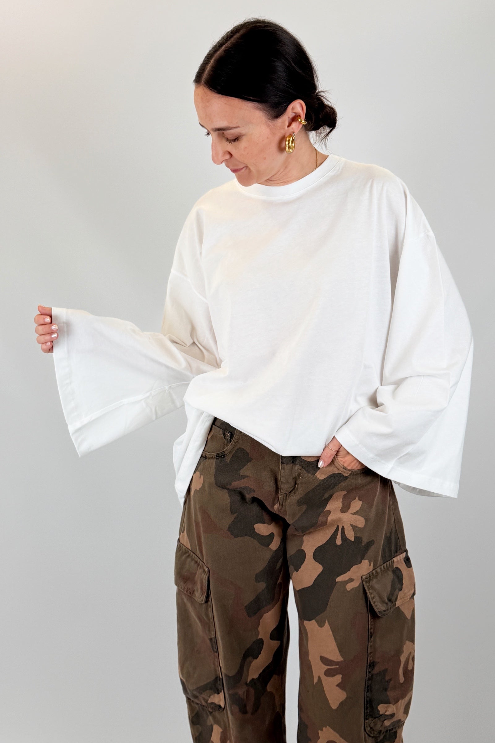 T-shirt manica campana