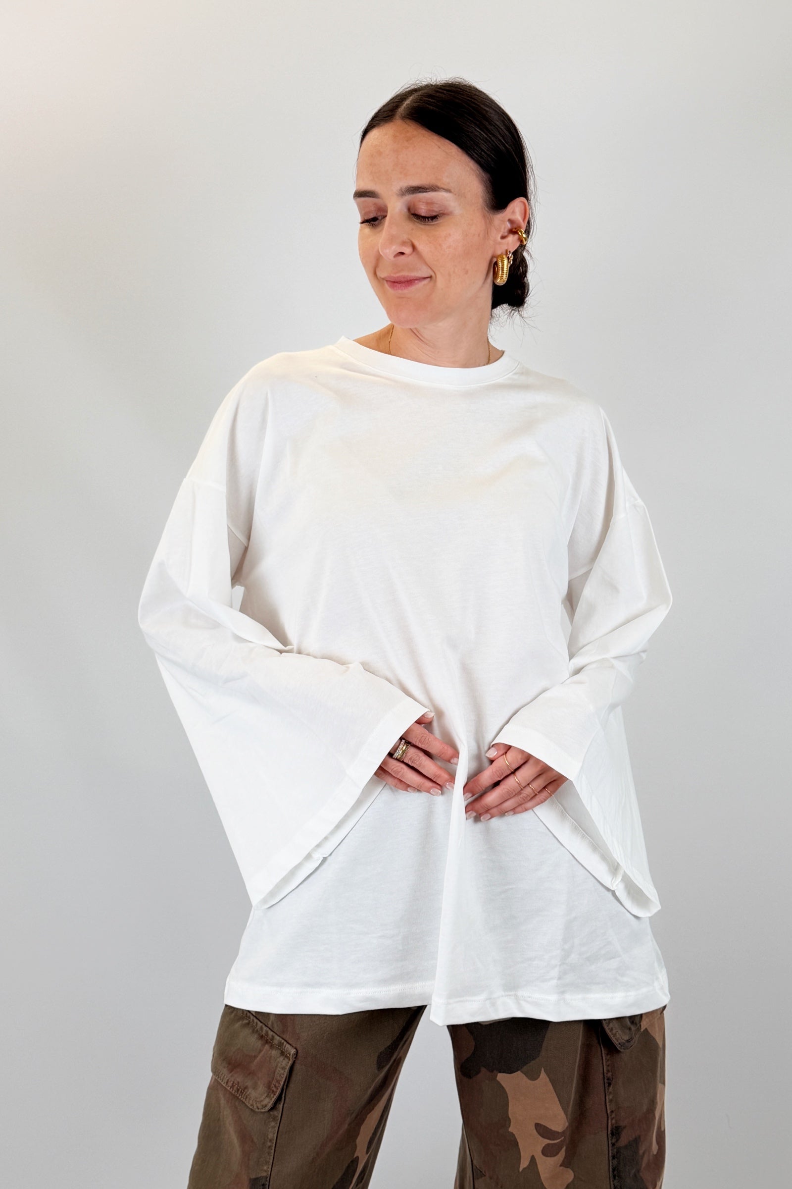 T-shirt manica campana