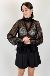 Short con pieghe