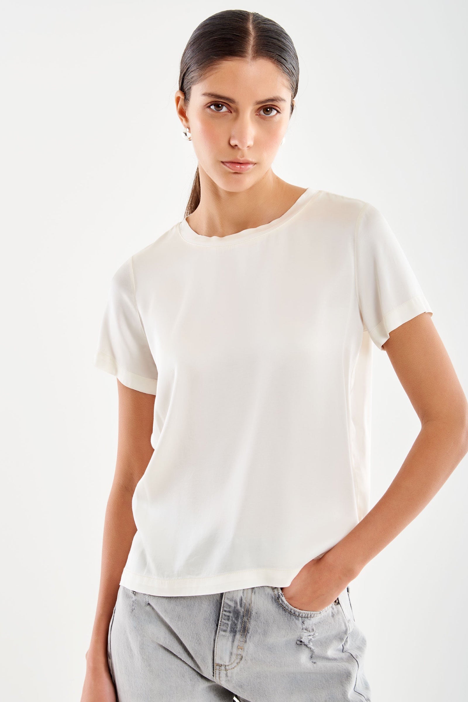 T-shirt girocollo in raso