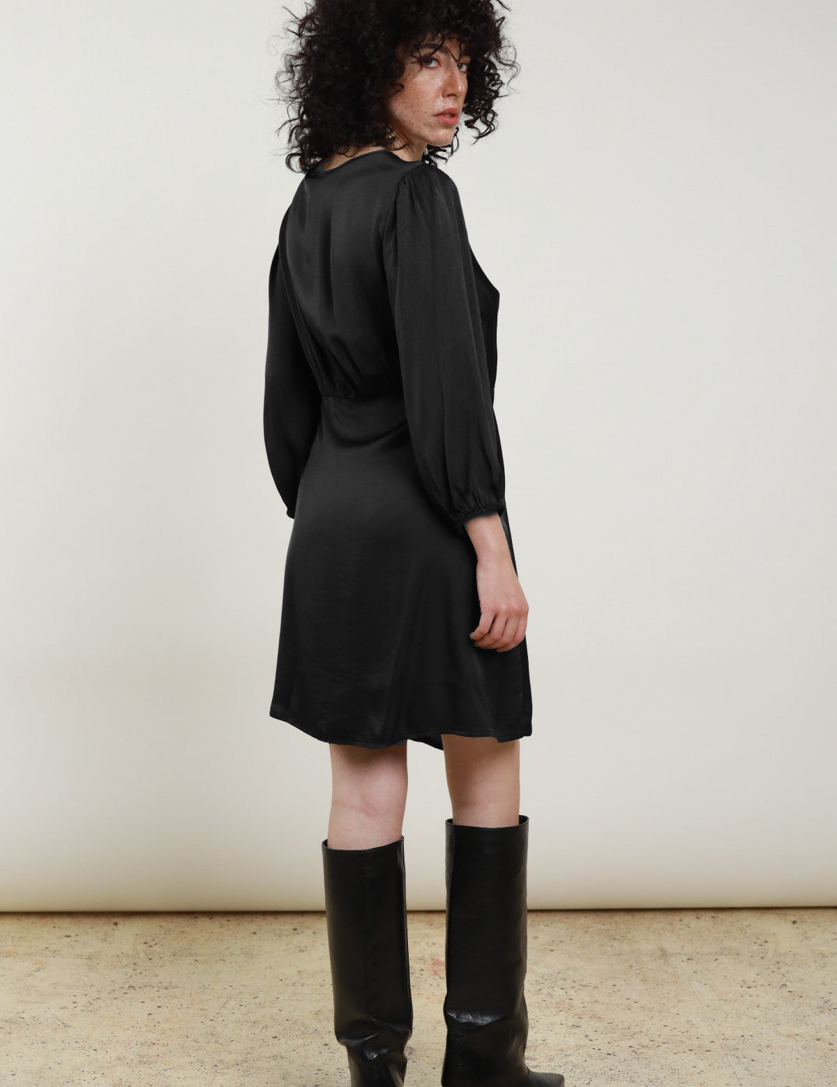 abito-satin-c-incrocio-100-vi_1_4_5815d4aa-6030-447b-8edd-7146c77ba732.jpg