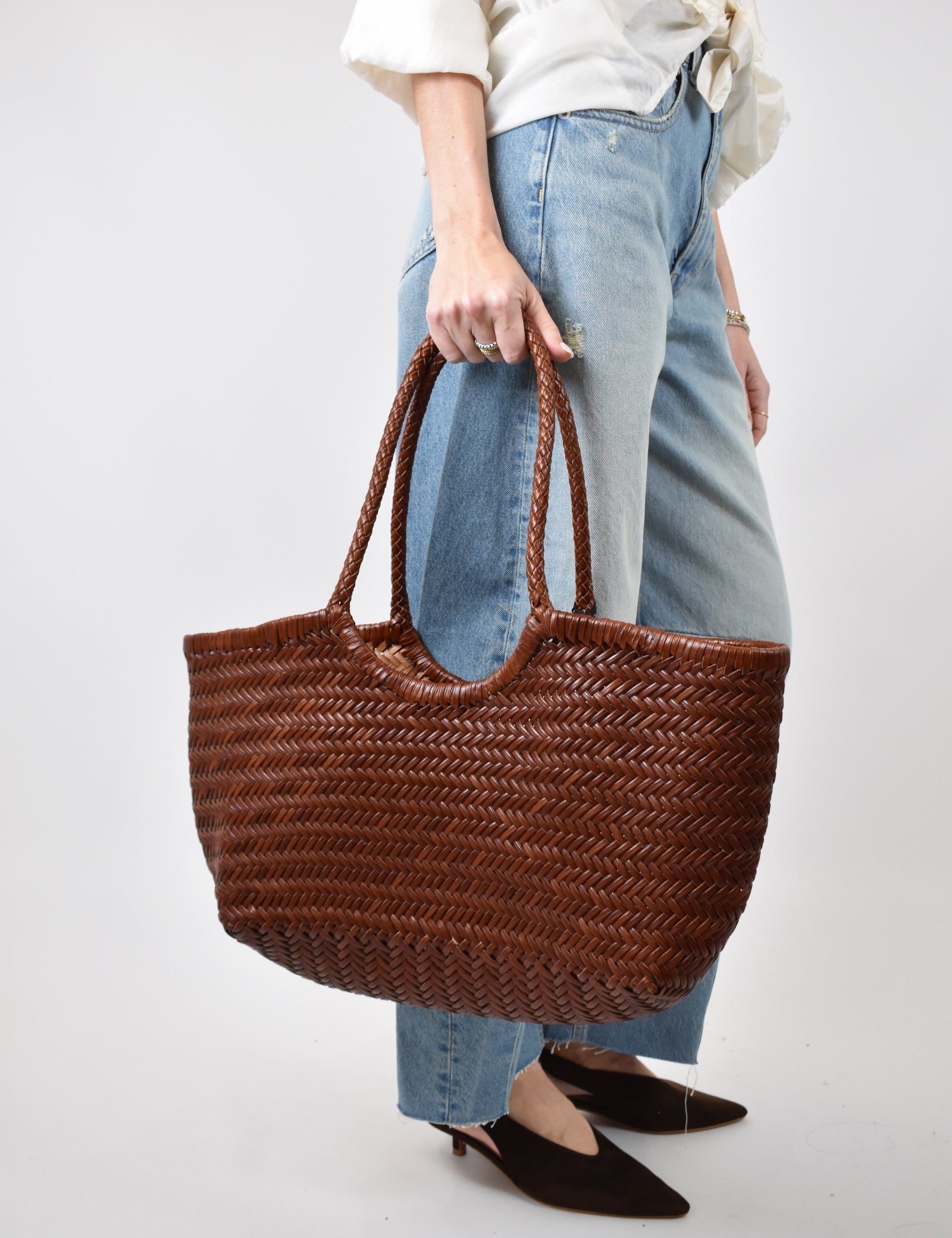 Tote bag in pelle intrecciata EMMA, chic e glamour, colore cuoio