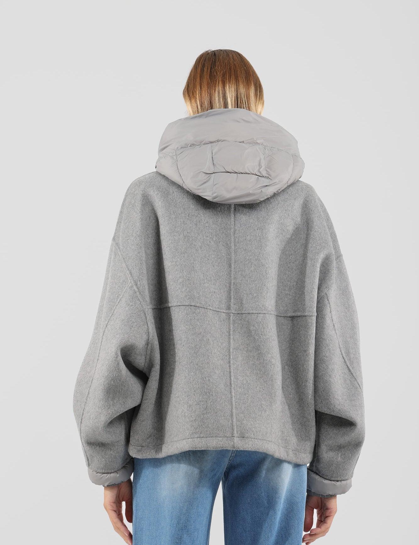 Bomber handmade con dettagli piumino removibili, brand HaveOne, vista posteriere, colore grigio