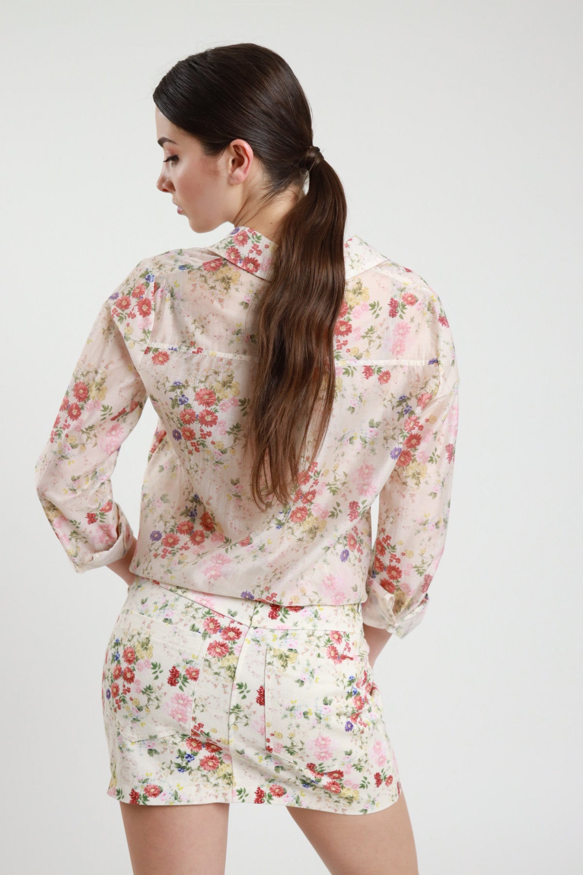 Camicia fiorellini con nodo