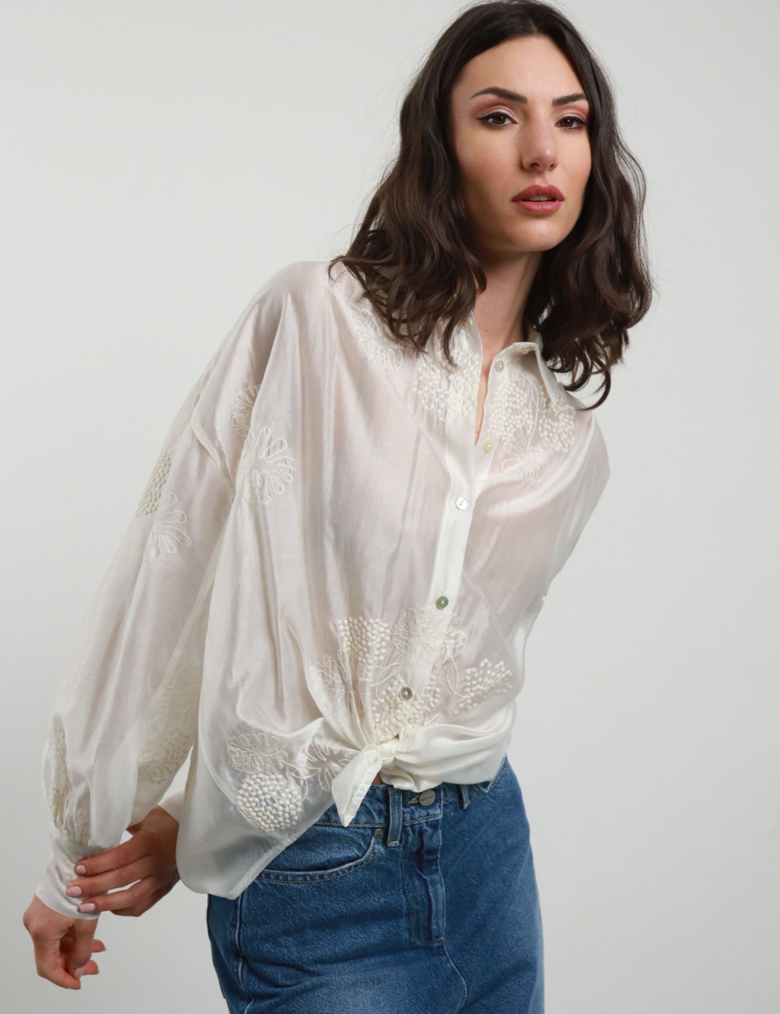 Camicia ricamata