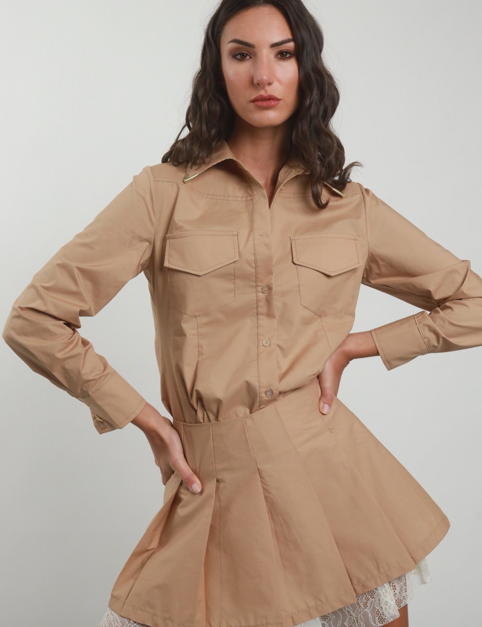 camicia-tasche-100-co_938e85de-84b2-4f55-8898-7b44ca527283.jpg