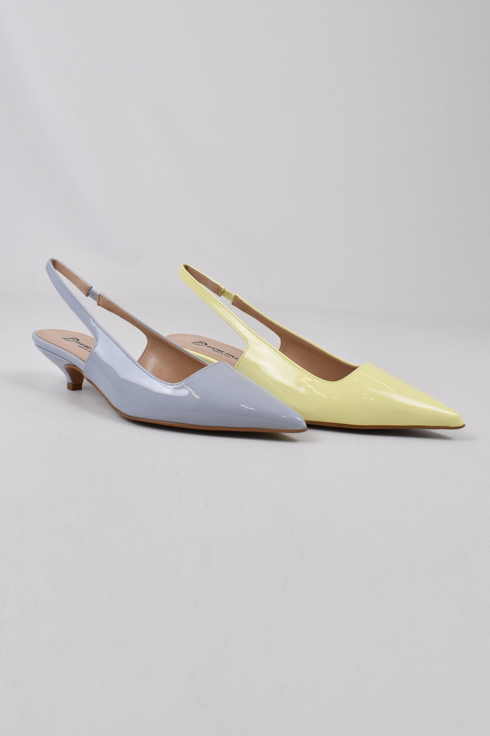 Slingback a punta vernice