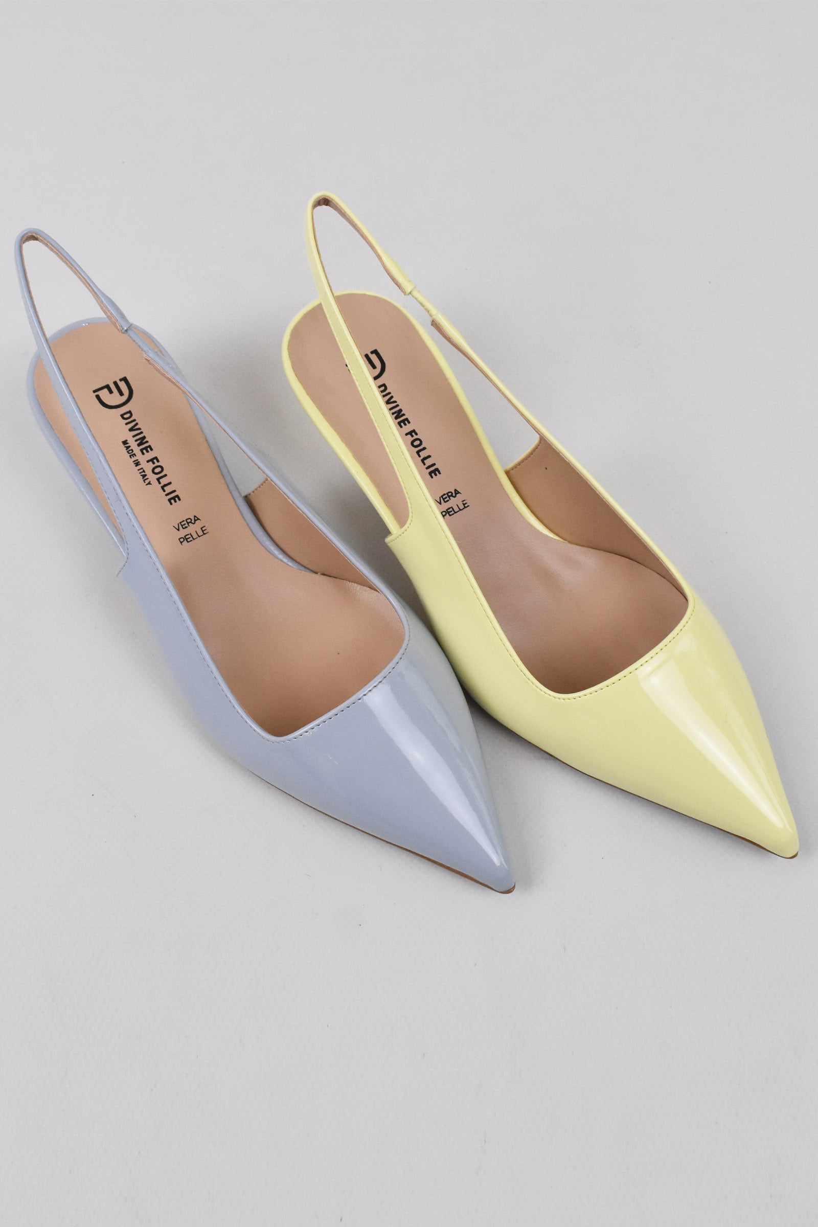 Slingback a punta vernice