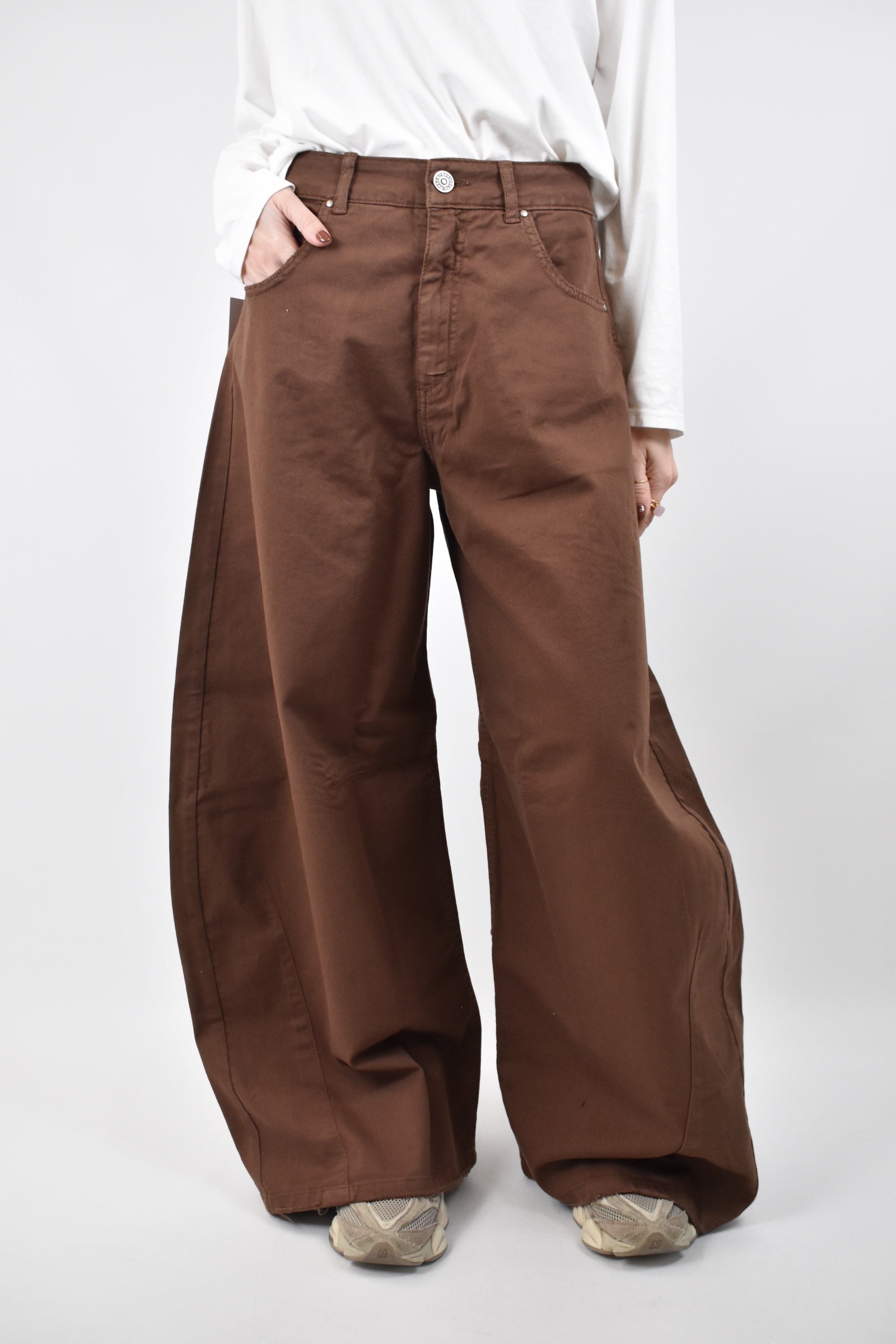 Pantalone God Save Denim IRIDE balloon fit con orlo a taglio vivo moro