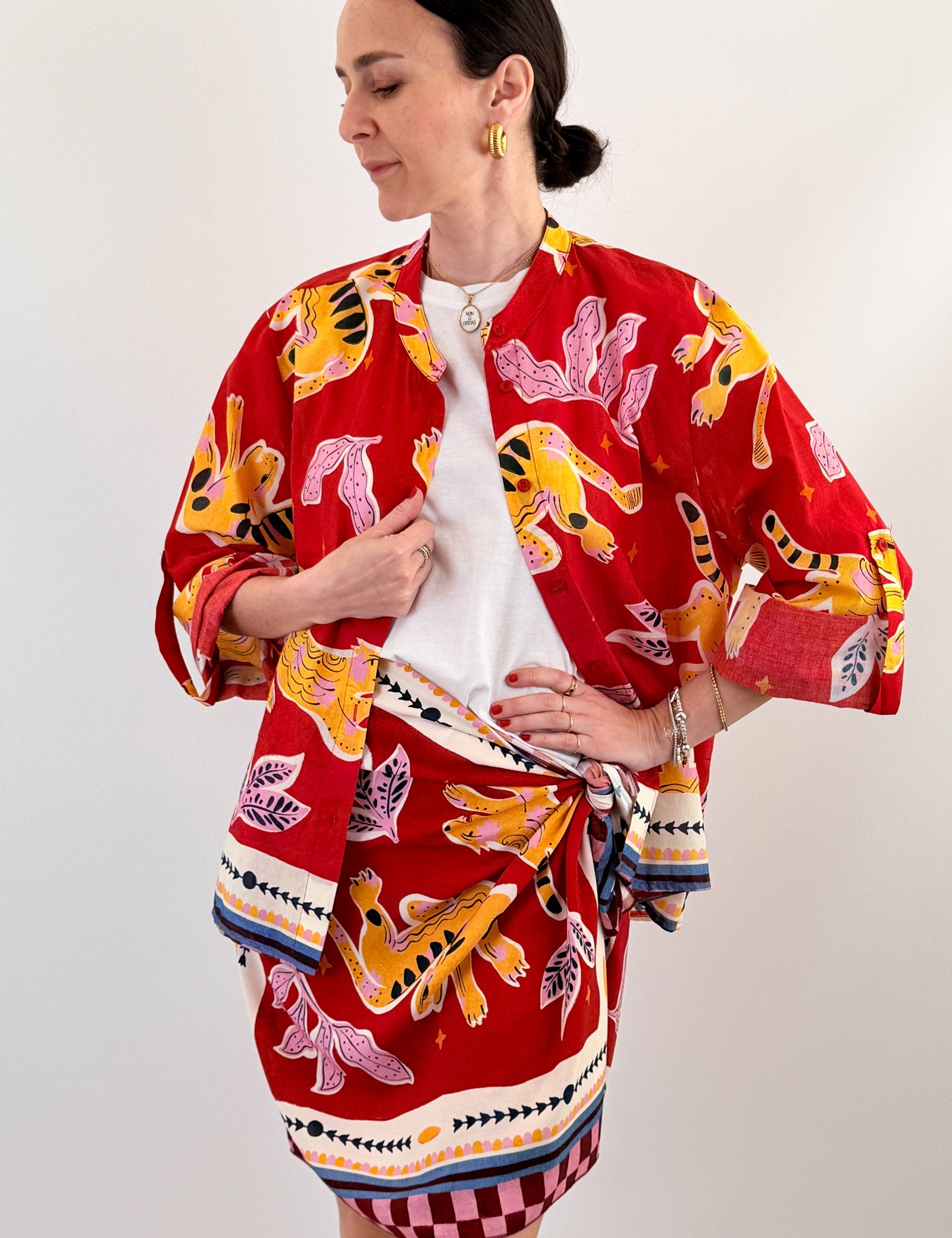 haveone-camicia-stampa-foulard-pareo-rosso.jpg