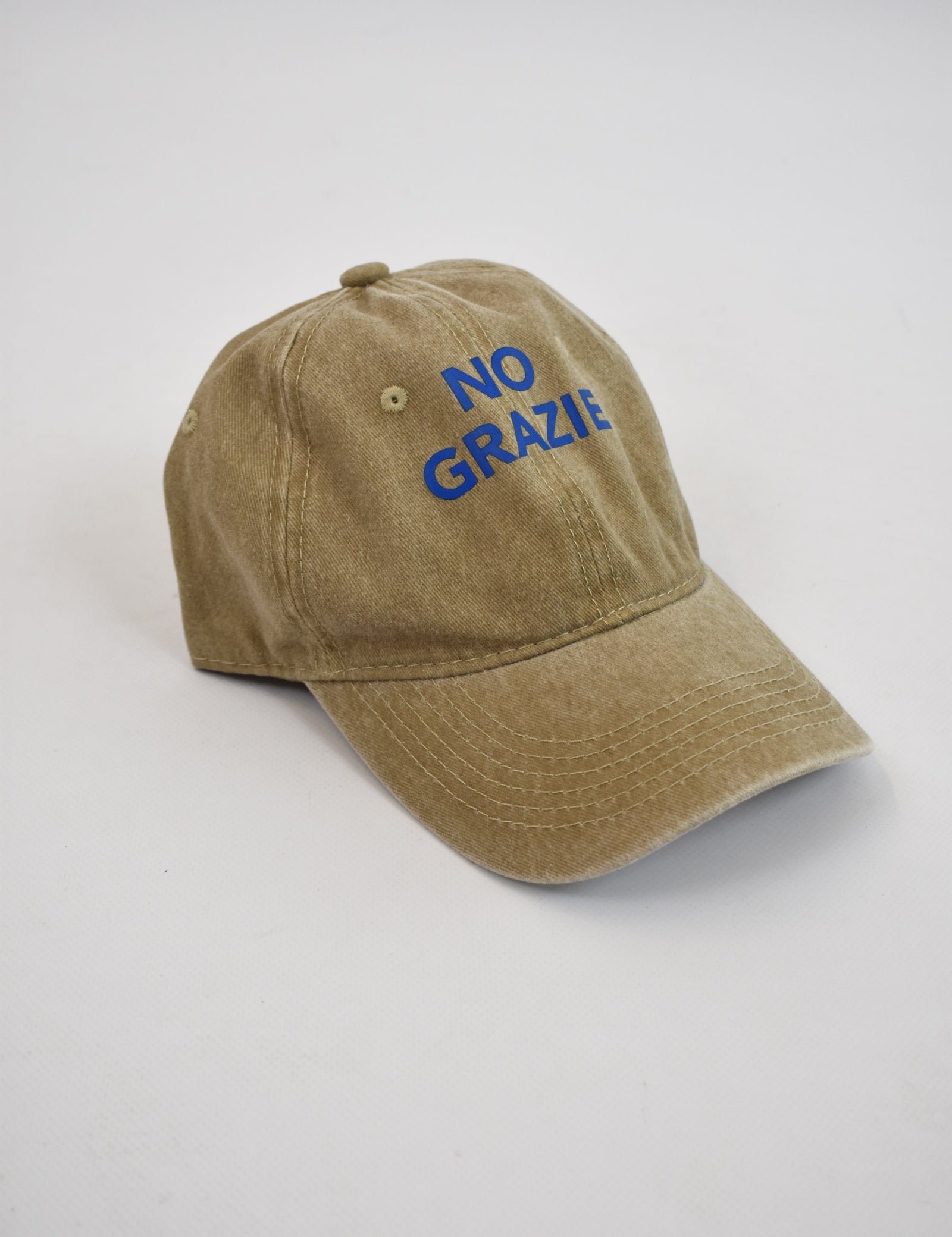 cappellino di Haveone marmorizzato beige con scritta NO GRAZIE, modello wma-q007