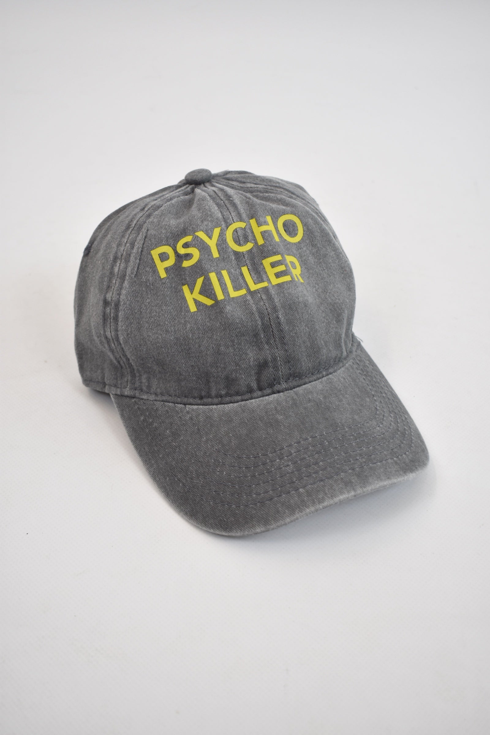 cappellino di Haveone marmorizzato grigio con scritta PSYCHO KILLER, modello wma-q007