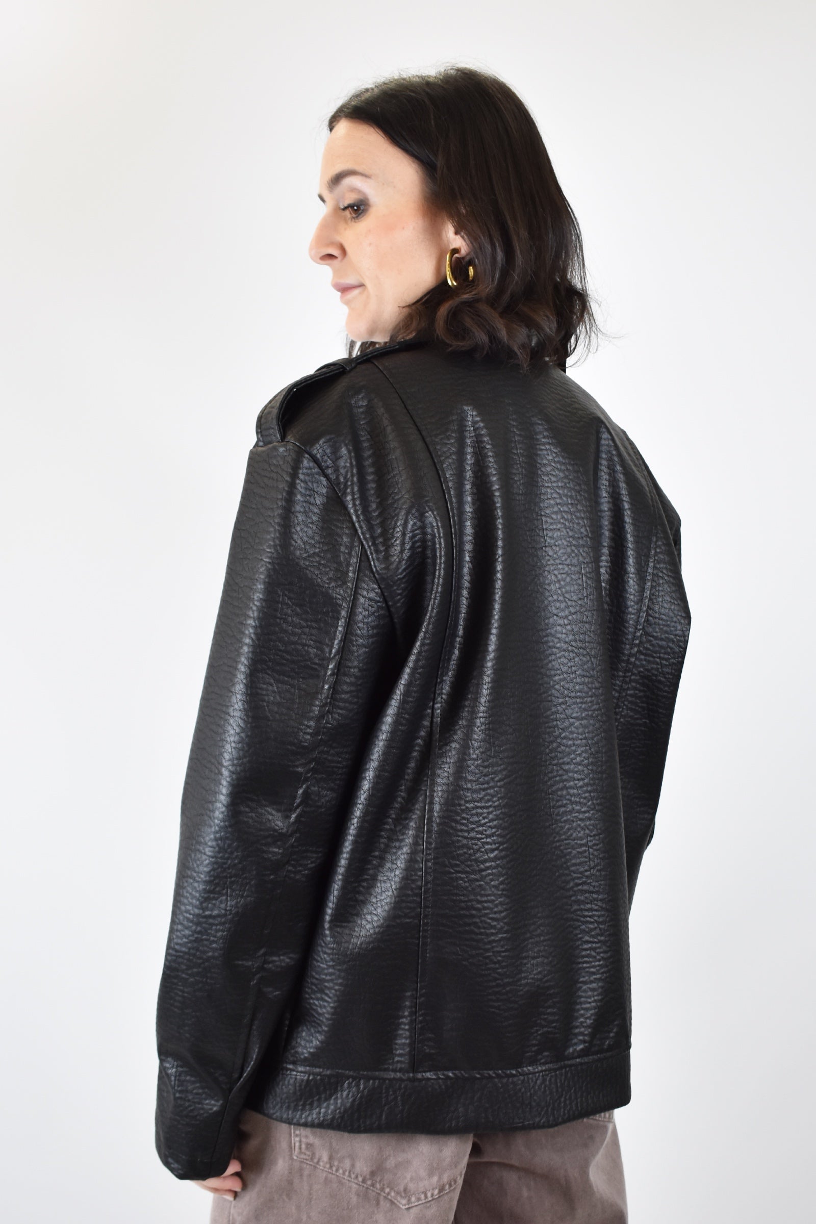 Chiodo ecopelle martellata