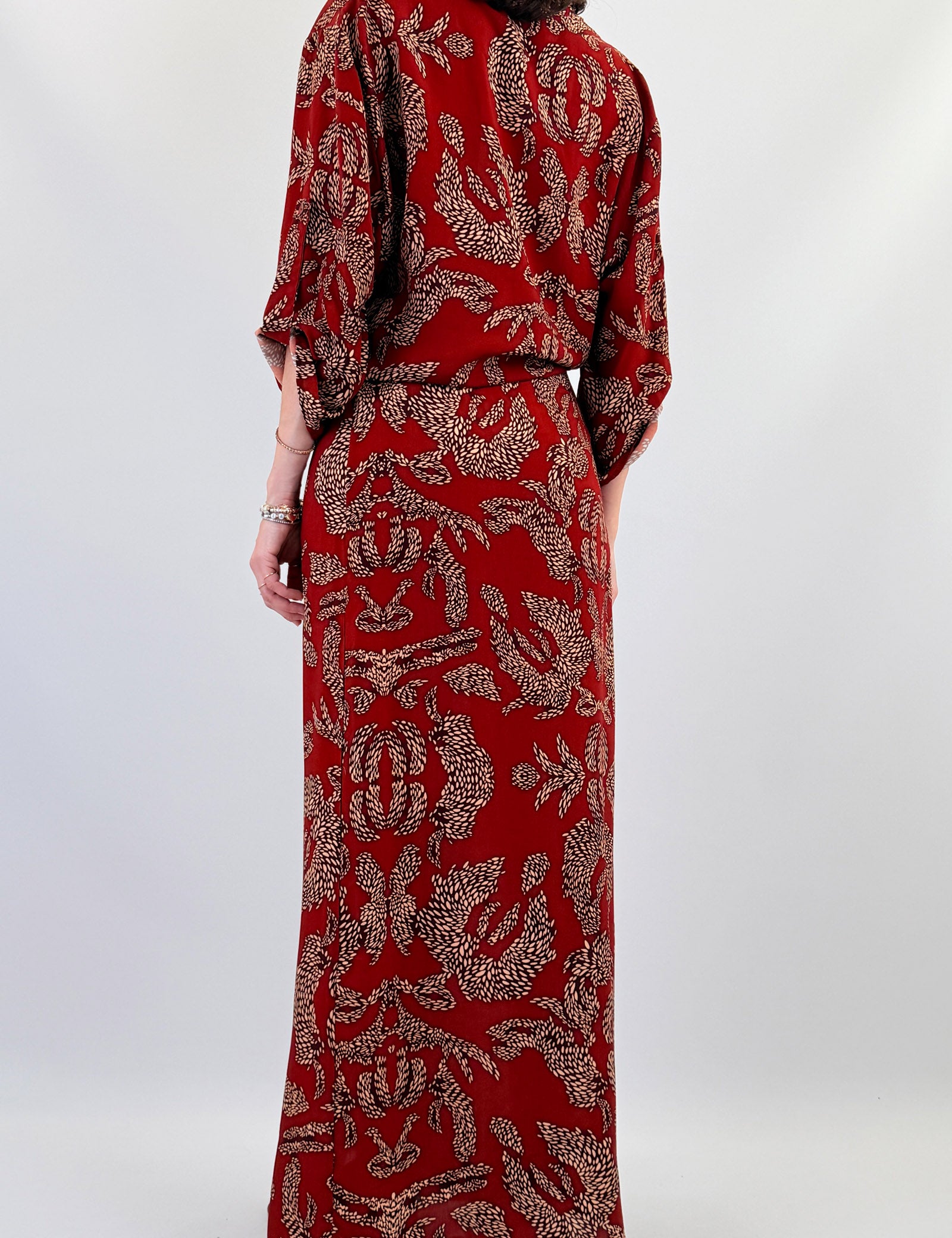 haveone-cordinato-rosso-beige-pareo-dietro.jpg