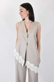 Gilet asimmetrico con pizzo