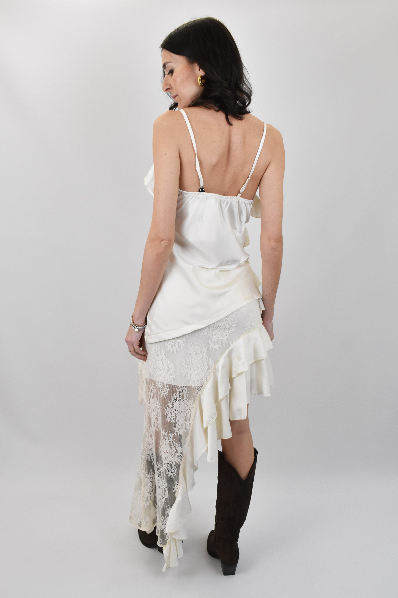 Gonna asimmetrica balze