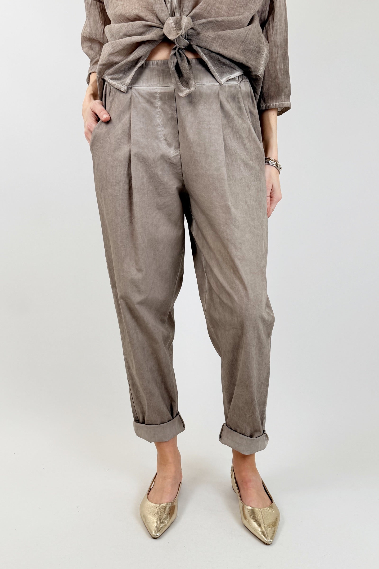 Pantalone in cotone con pinces