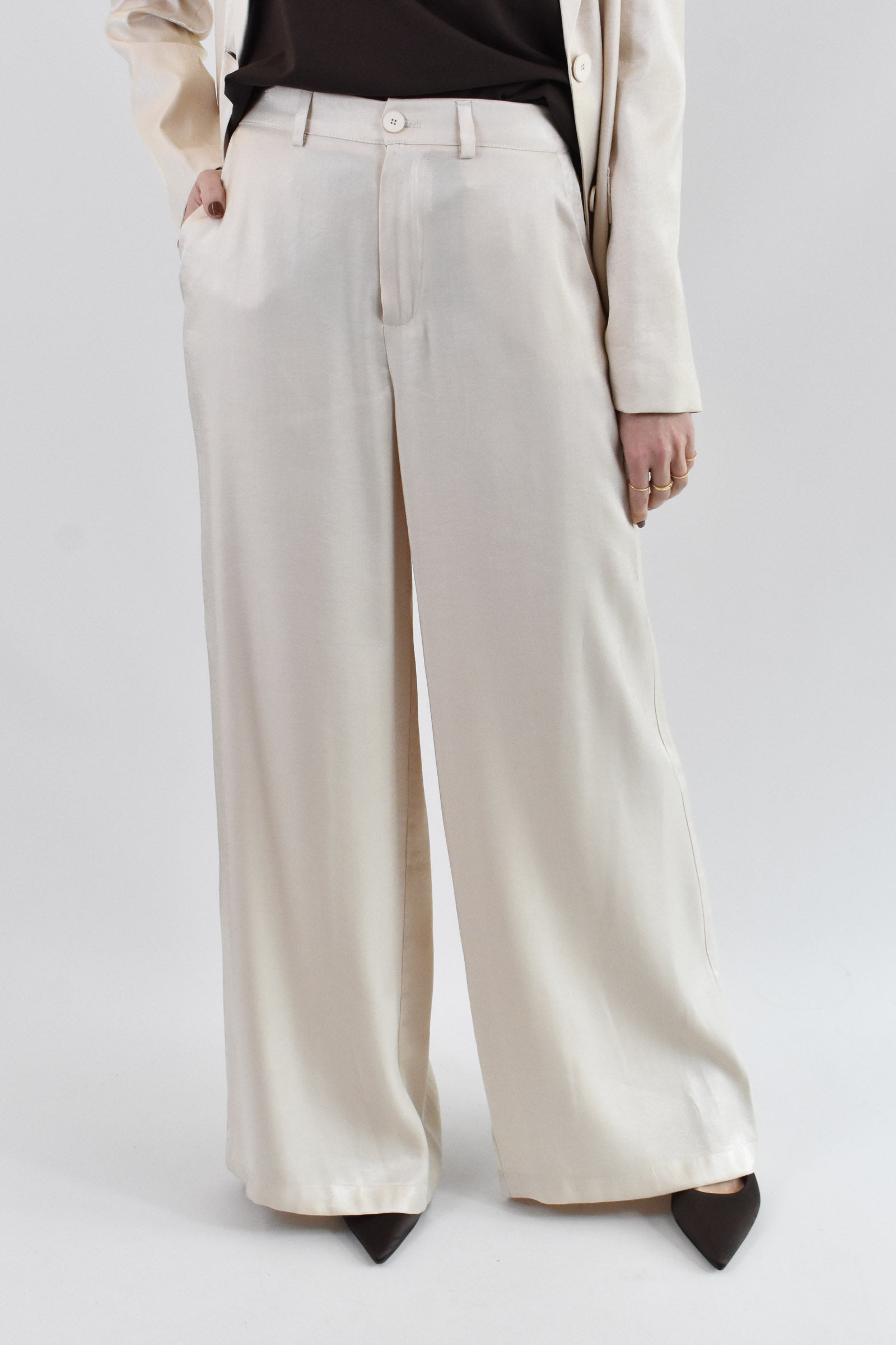 HaveOne pantalone a palazzo fluido in tessuto di viscosa, elegante e raffinato, colore avorio