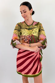 camicia limited edition della capsule the island del brand haveone, fantasia con tigre colori verde e rosa