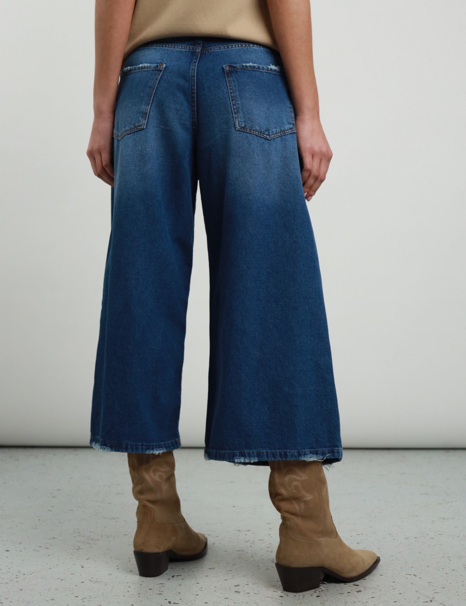 jeans-gamba-larga-100-co29.jpg