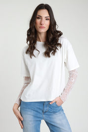 T-shirt con manica in pizzo