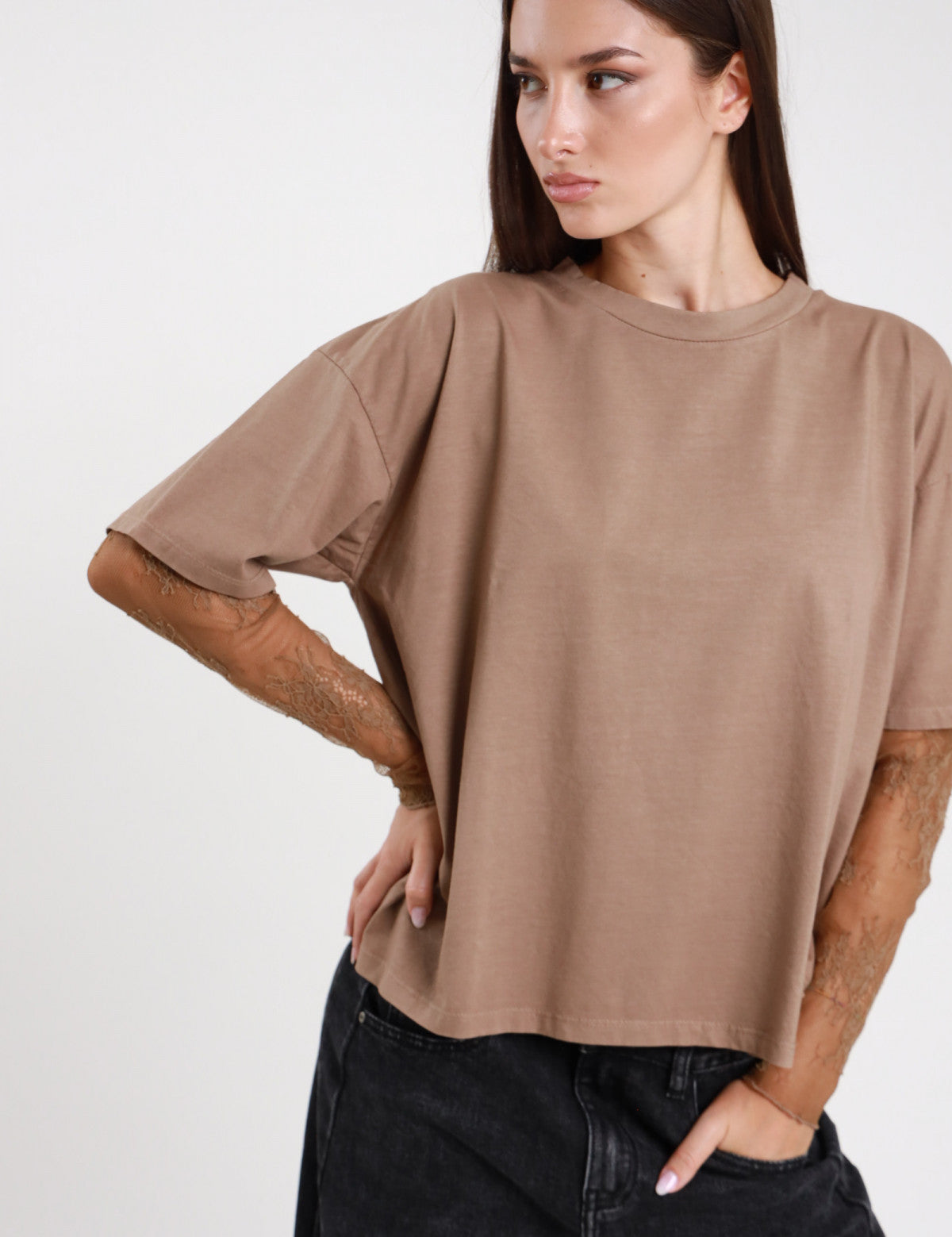 T-shirt manica pizzo