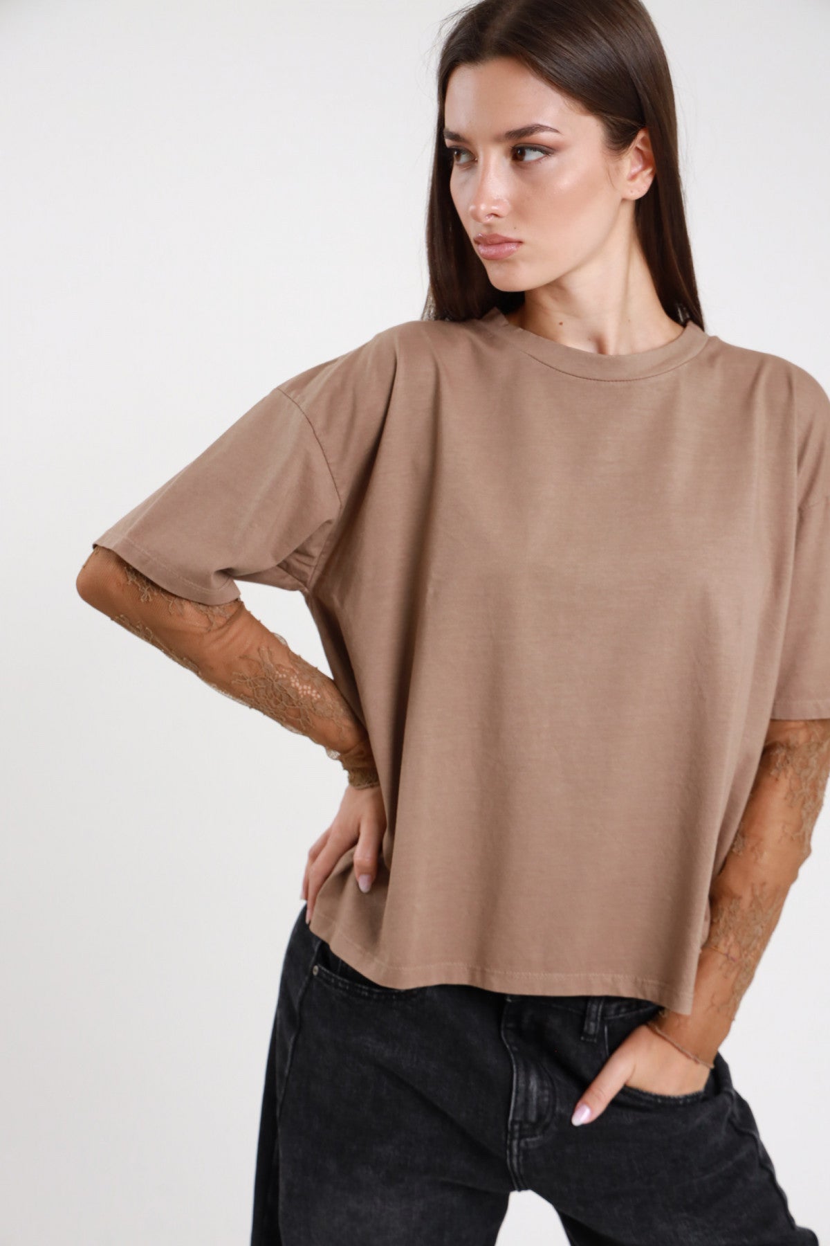 T-shirt manica pizzo