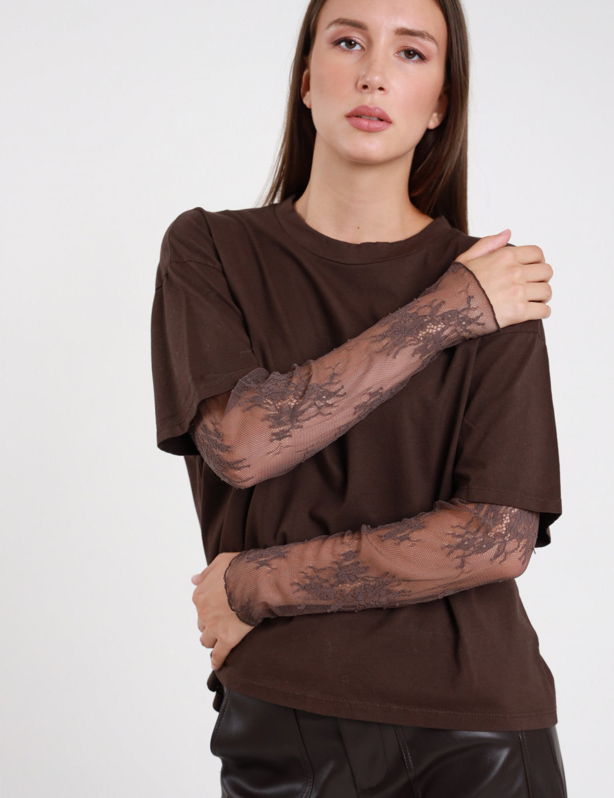 T-shirt manica pizzo