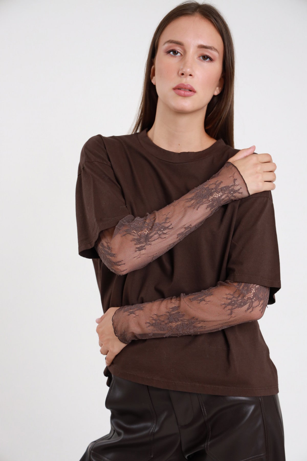 T-shirt manica pizzo