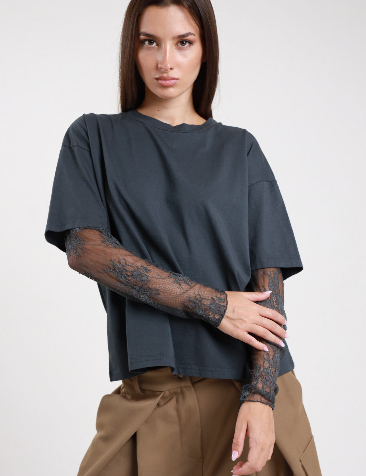 T-shirt manica pizzo