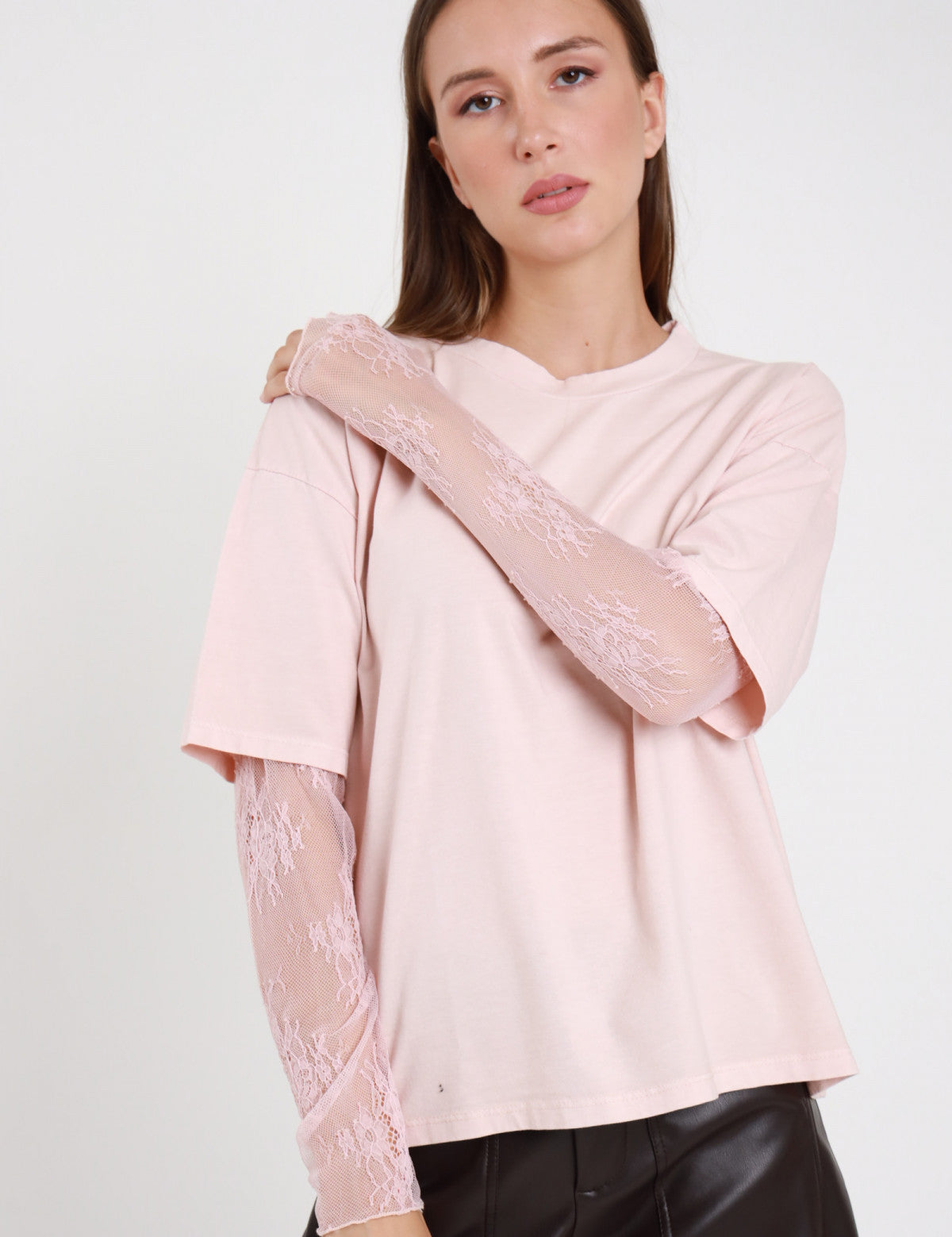 T-shirt manica pizzo