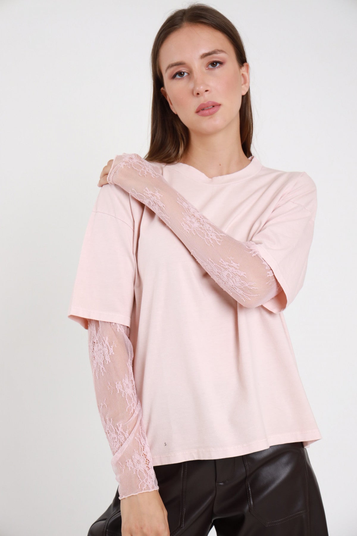 T-shirt manica pizzo