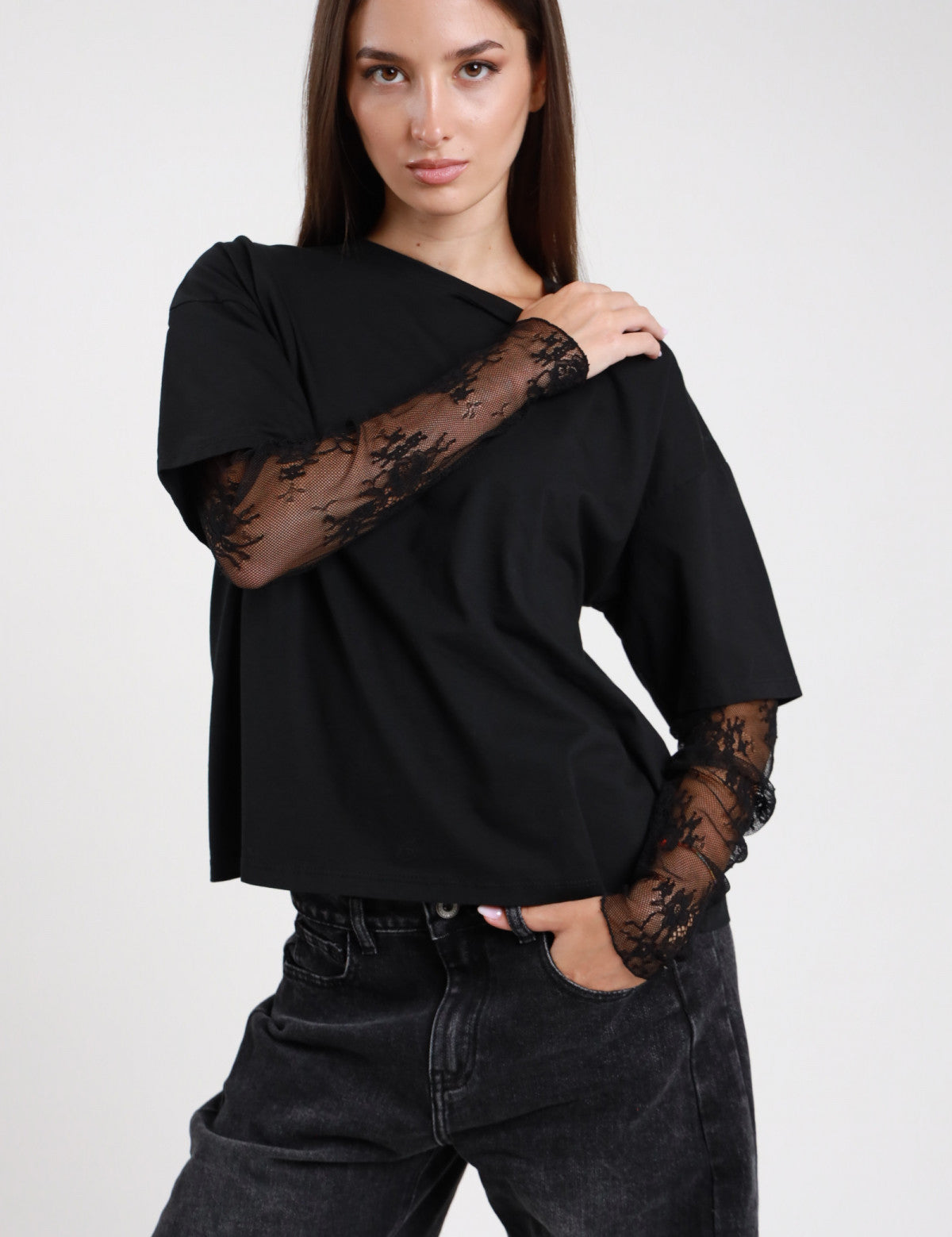 T-shirt manica pizzo