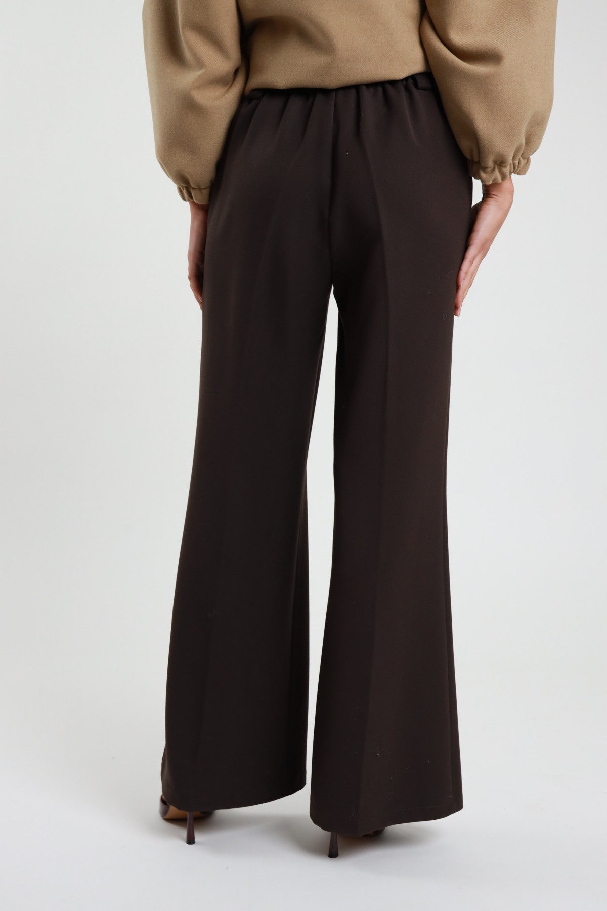 Pantalone svasato con cintura