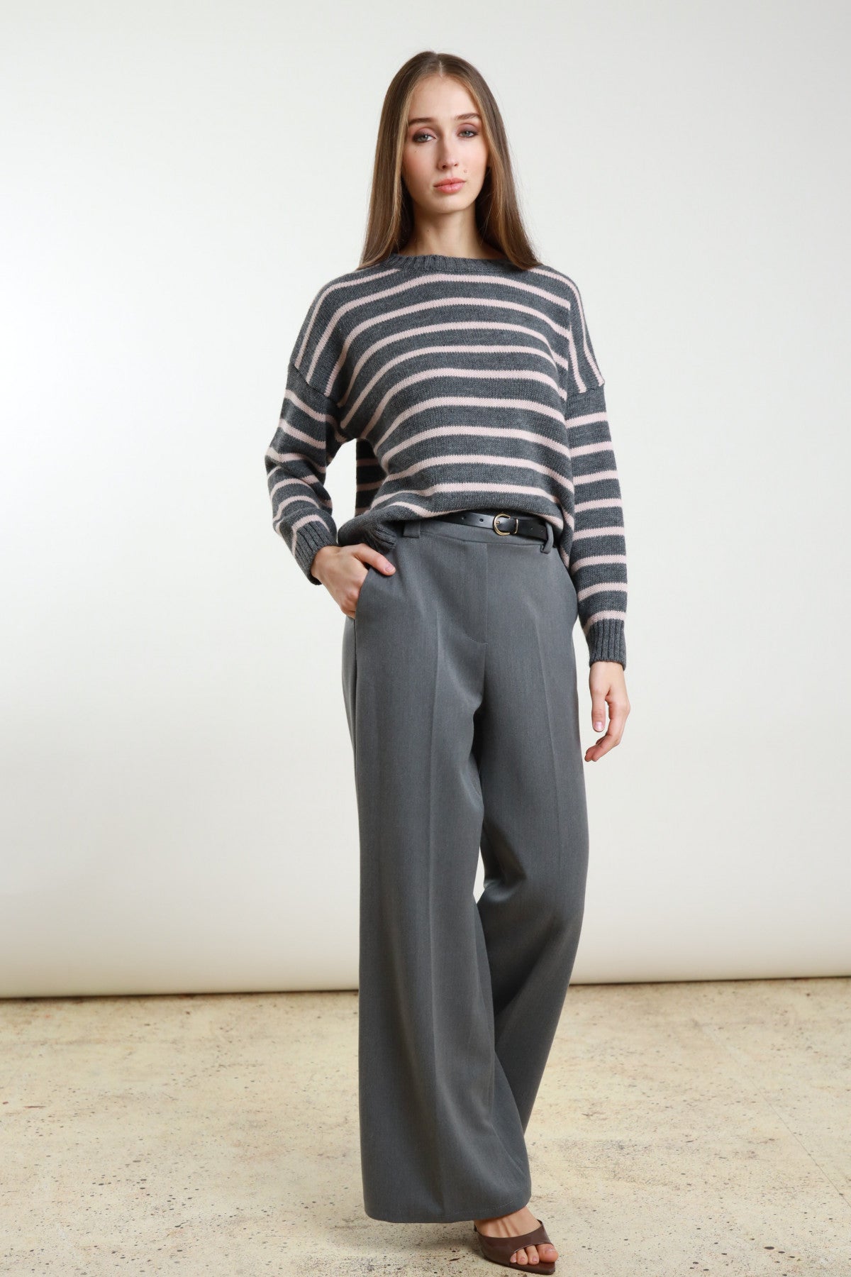 Pantalone svasato con cintura