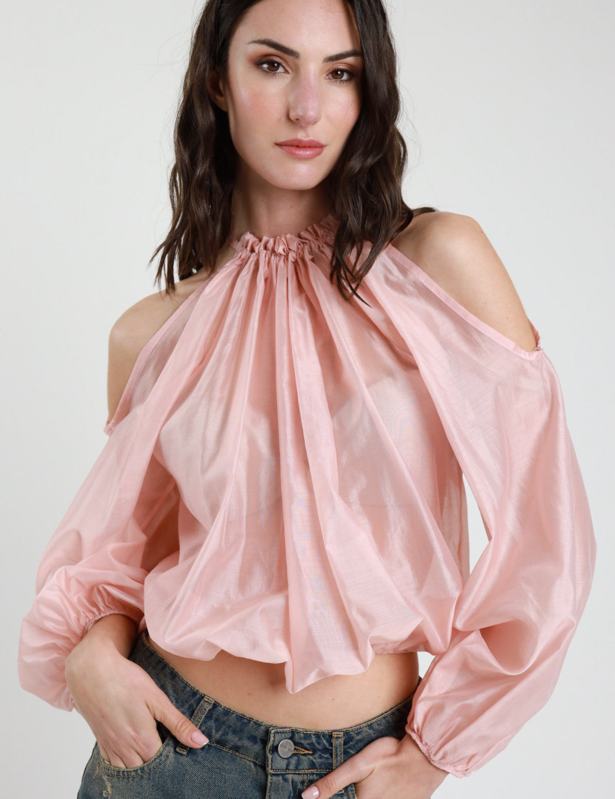 Blusa cut out spalle