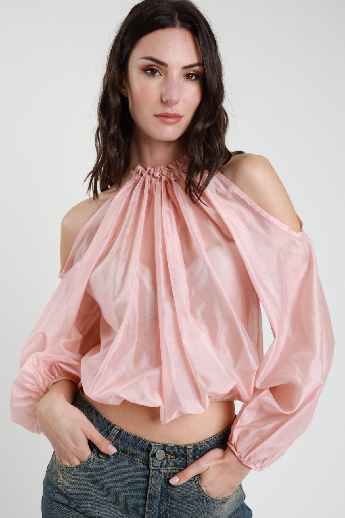 Blusa cut out spalle