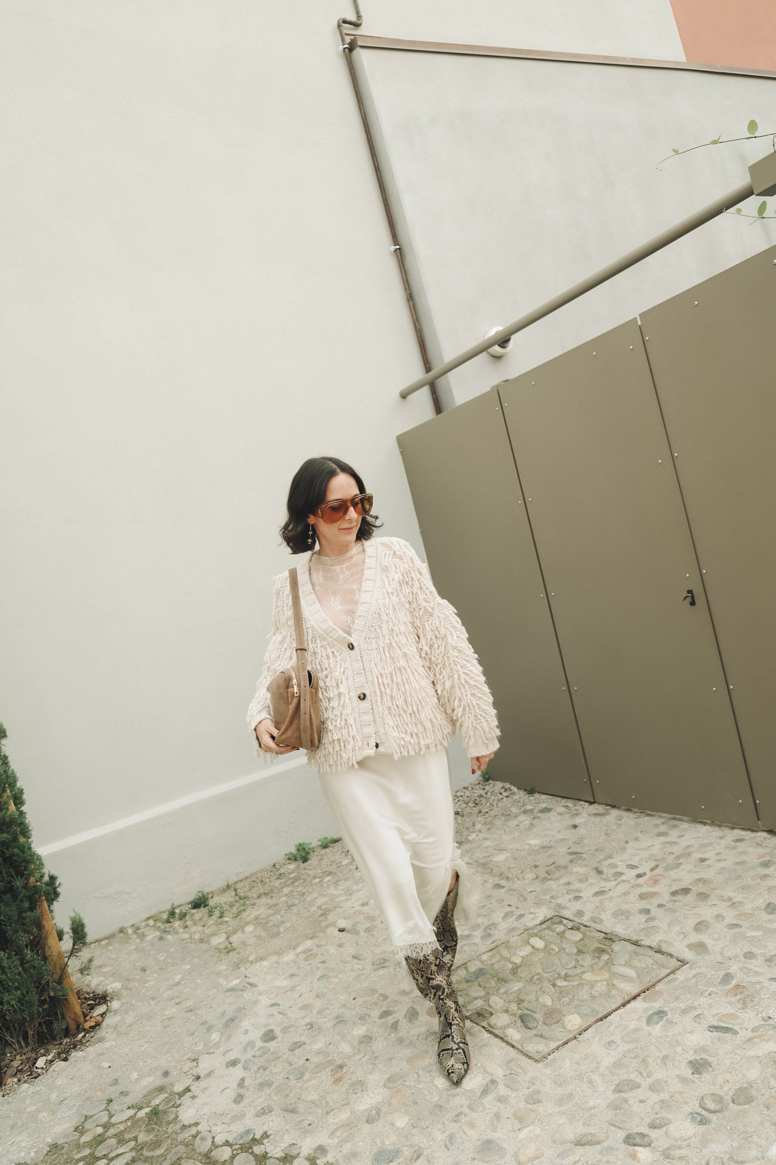 Longuette in raso con pizzo