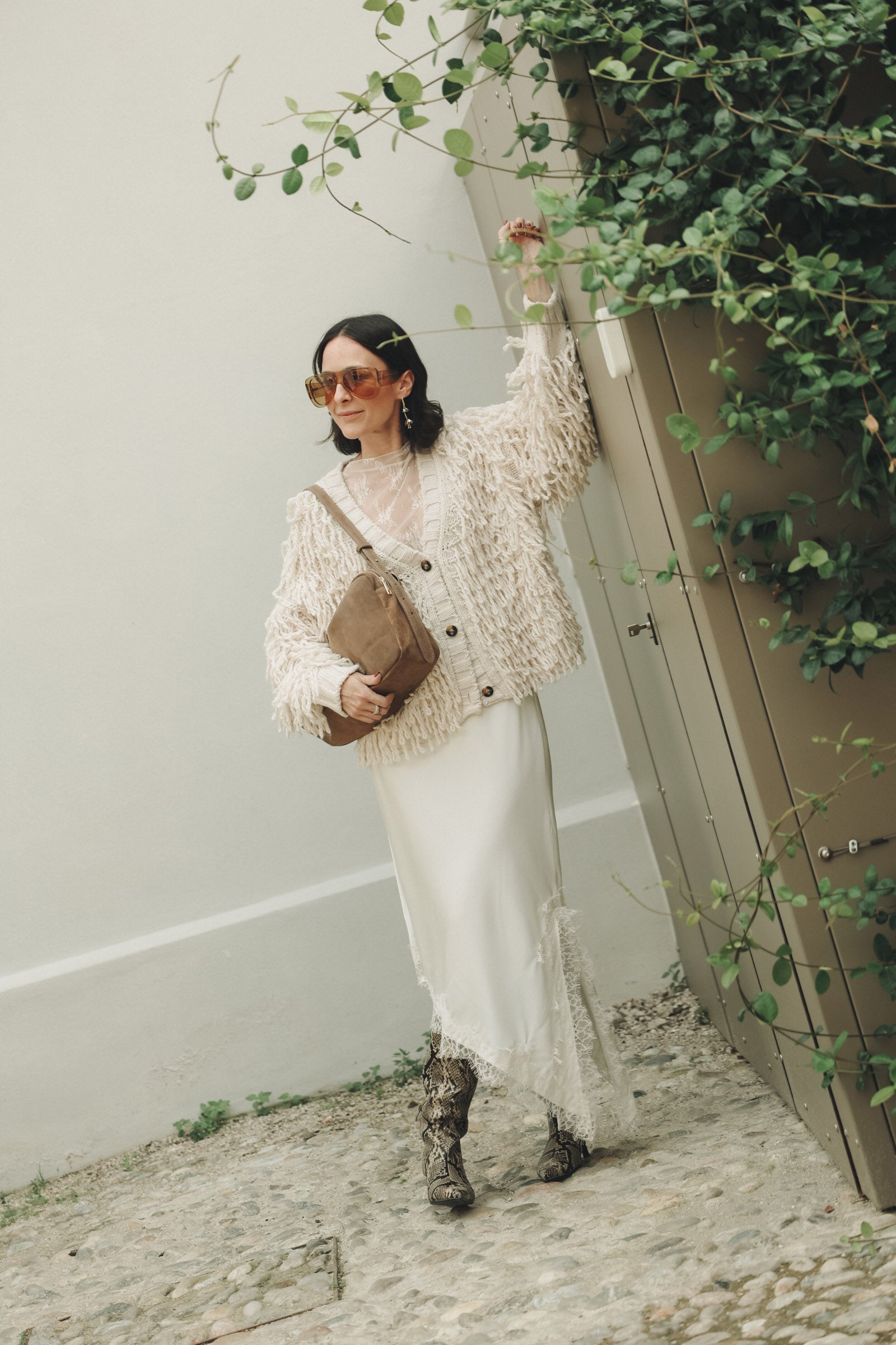 Longuette in raso con pizzo