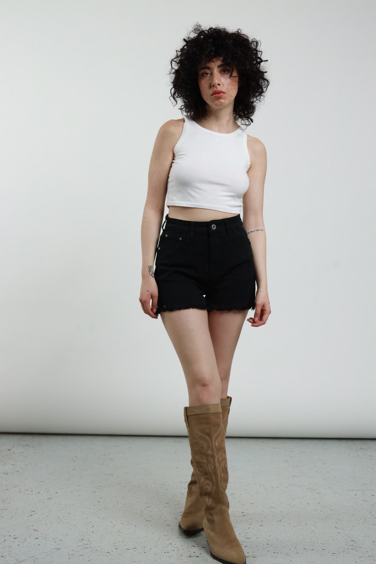 Shorts sfrangiati vita alta